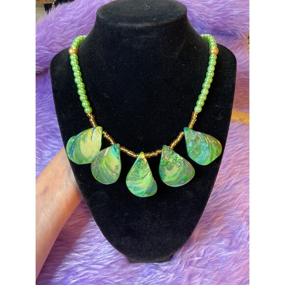 handmade Jewelry - Green shell, faux pearl and gold toned necklace
